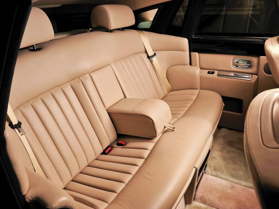  Rolls-Royce Phantom 2003 года  (фото 18 из 23)